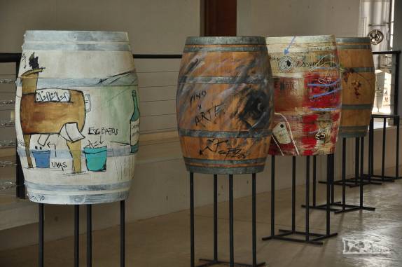 Arte em barris, na vinícola Estampa, Valle de Colchagua, região de Santa Cruz, ao sul de Santiago, no Chile